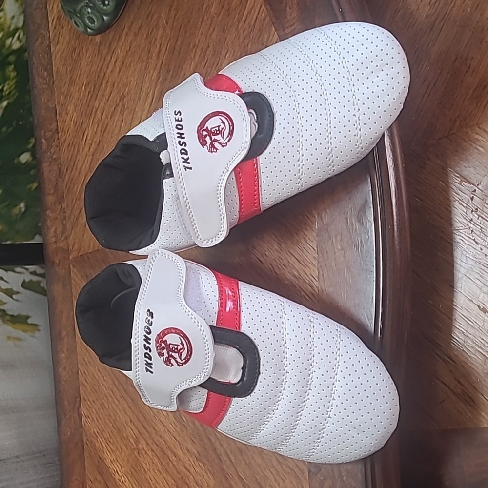 New! Unisex TKD Sport Boxing Taekwondo gym shoes size 41 Womens 10 Men 8.5